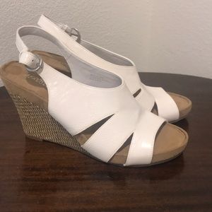 White Wedges